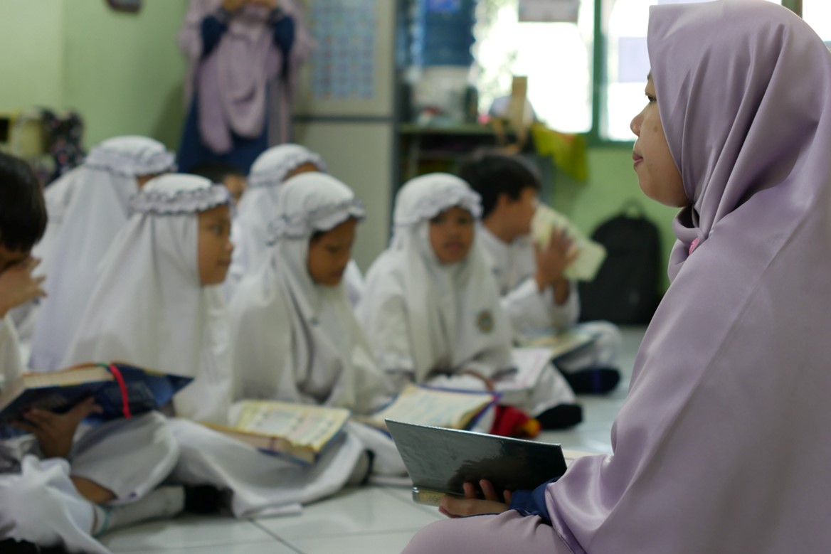 Muraja’ah Jama’i: Santri Takhassus SD Luqman Al-Hakim Surabaya Perkuat Hafalan Al-Qur’an Muraja’ah Jama’i: Santri Takhassus SD Luqman Al-Hakim Surabaya Perkuat Hafalan Al-Qur’an