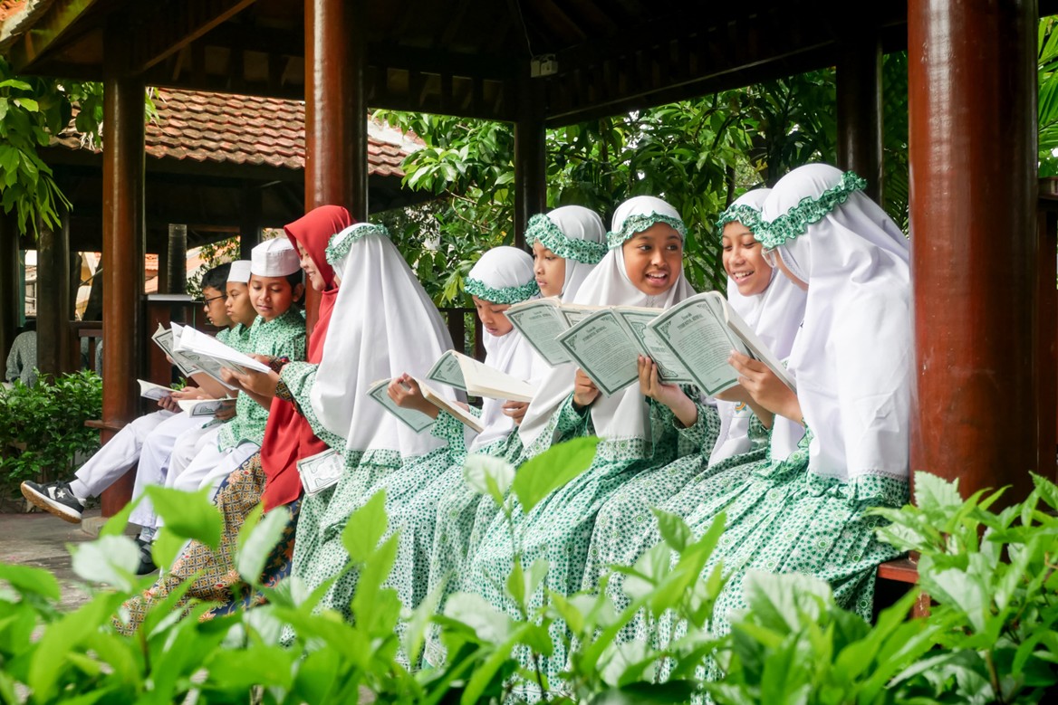 Pendidikan Ideal Antara Gedung Megah dan Nilai Ruhiyah