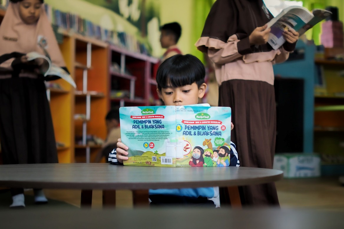 Menulis Kursif Dalam Pusaran Era Digital
