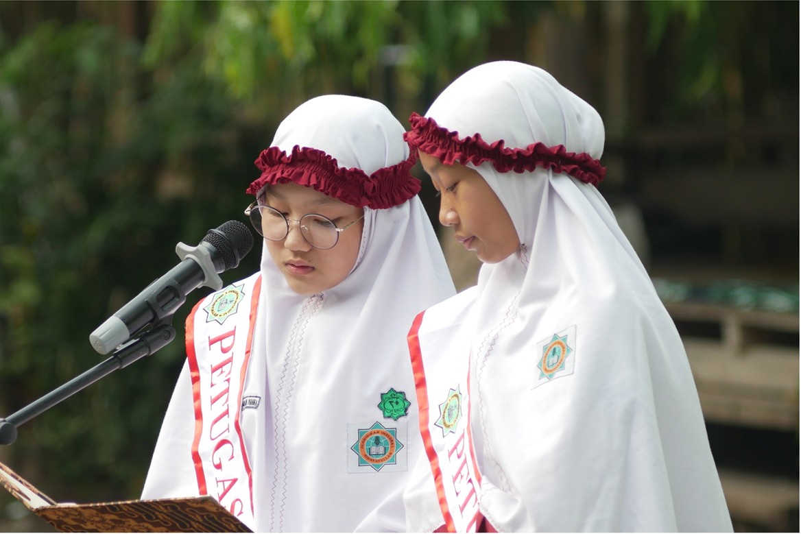 Bukan Hanya Sekadar Sandal Menanamkan Disiplin dari Kebiasaan Kecil